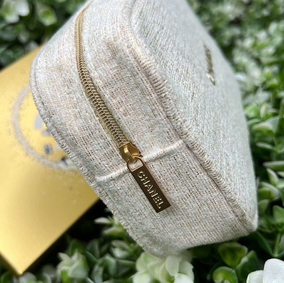 CHANEL 2023 Cosmetics Makeup Bag Pouch Tweed Limited Edition Holiday NEW BNIB - Picture 6 of 8